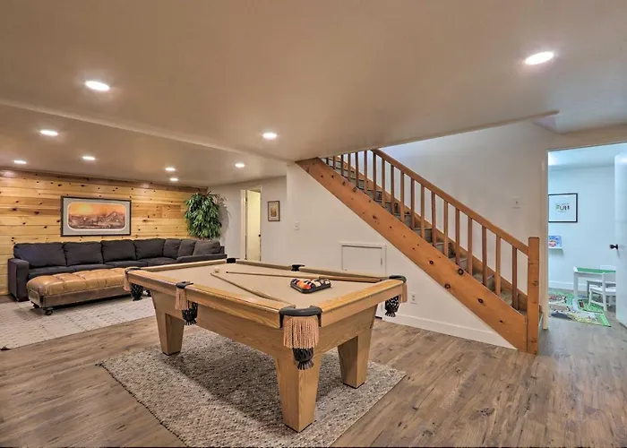 Deck, Games & Fire Pit: Modern Cabin!