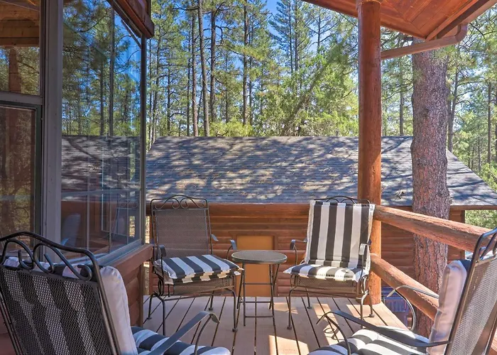Dom wakacyjny Deck, Games & Fire Pit: Modern Cabin! Pine